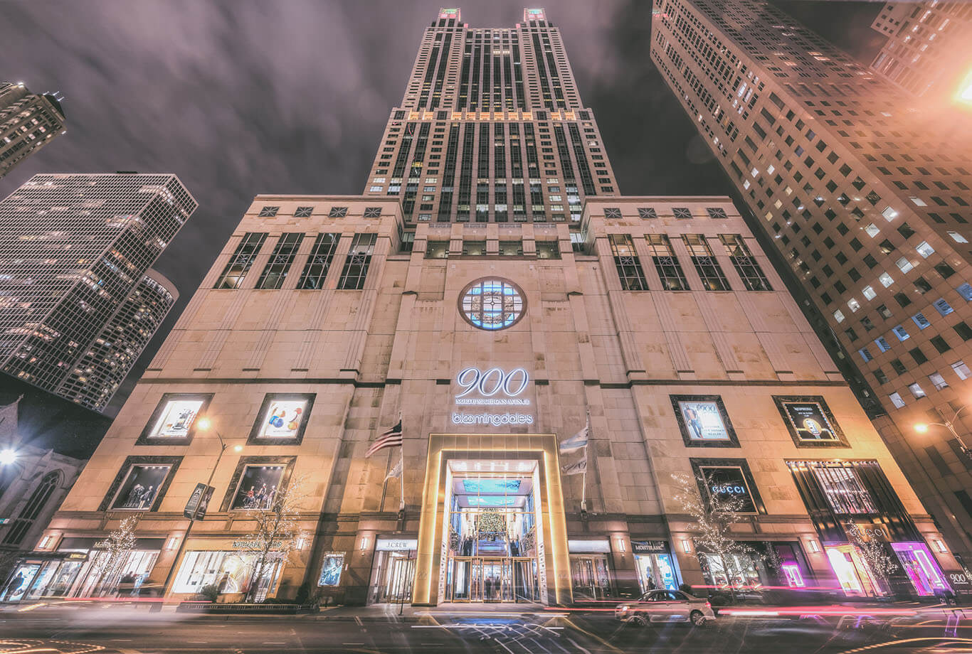 900 Shops on the Magnificent Mile - worth a stop for a day trip